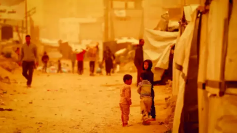 Gazze'de Kum Fırtınası: Çadırlar Savruldu, Sağlık Korkusu Arttı