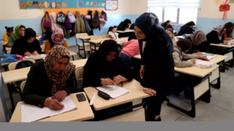 Gülistan Öğretmen, Okuma Yazma Bilmeyen Kadınlara Umut Işığı Oldu