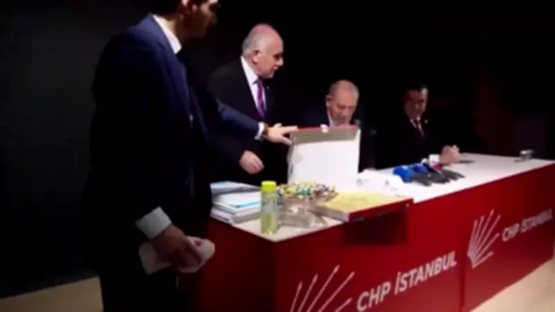 Gürsel Tekin'den CHP'ye 'Baklava Kutusu' Uyarısı: 'Çok Tehlikelidir'