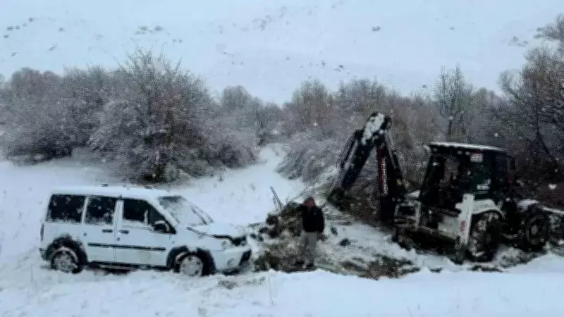 Hakkari-Van Yolunda Kar Kazası: 2 Yaralı