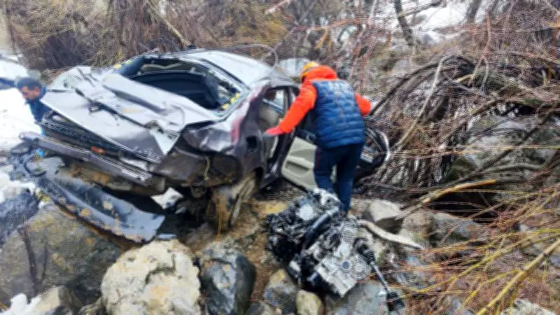 Hakkari'de Feci Kaza: Otomobil 200 Metrelik Şarampole Yuvarlandı, Sürücü Hayatını Kaybetti
