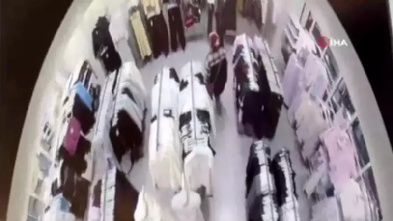Hatay'da AVM'de Çocuğunun Yanında Hırsızlık Yapan Kadın Kameralara Yakalandı