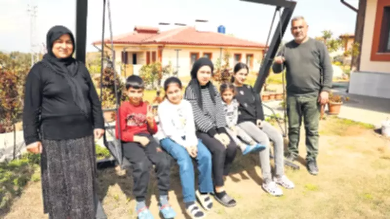 Hatay'da Depremzede Aile Yeni Yuvasında İlk Bayram Sevincini Yaşıyor