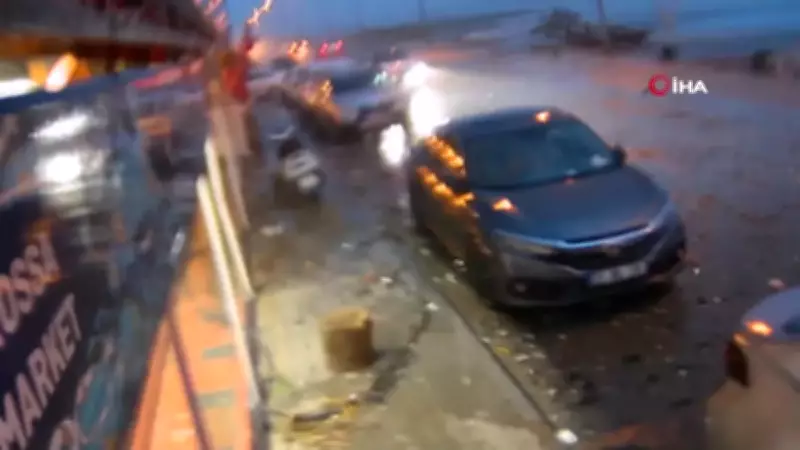 Hatay'da Fırtına Felaketi: Deniz Taştı, İş Yerleri Sular Altında Kaldı