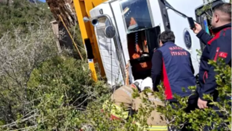 Hatay'da Hafriyat Kamyonu Uçuruma Yuvarlandı, Sürücü Hayatını Kaybetti