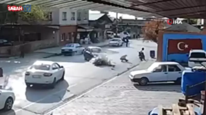 Hatay'da Korkunç Kaza: Motosiklet Sürücüsü Çarpışma Anında Havada Takla Attı!
