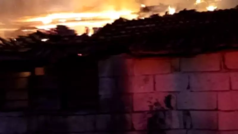 Hatay'da Metruk Evde Çıkan Yangın İtfaiye Müdahalesiyle Kontrol Altına Alındı