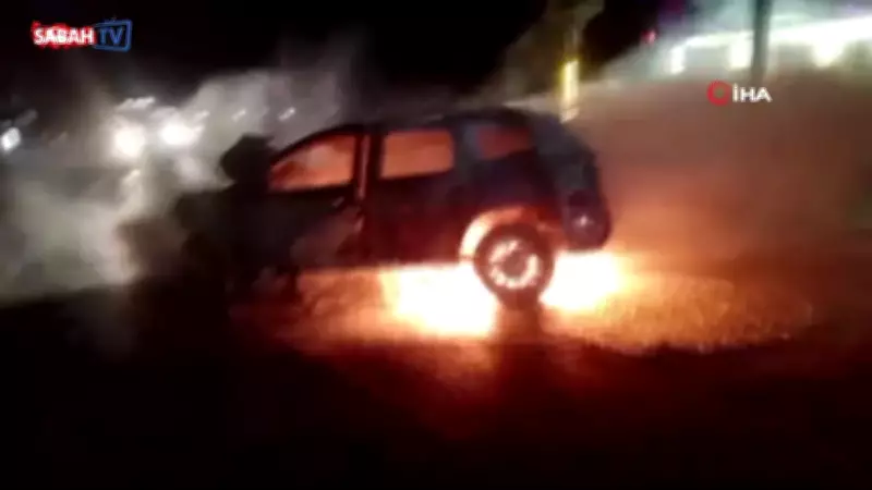 Hatay'da Refüje Çarpan Araç Alev Alev Yanarak Kullanılmaz Hale Geldi