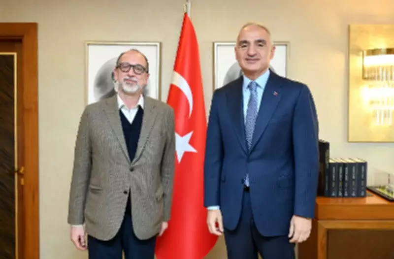 Haydarpaşa ve Sirkeci'de Dünya Çapında Küratörlük: Bakan Ersoy, Luca Molinari ile Görüştü