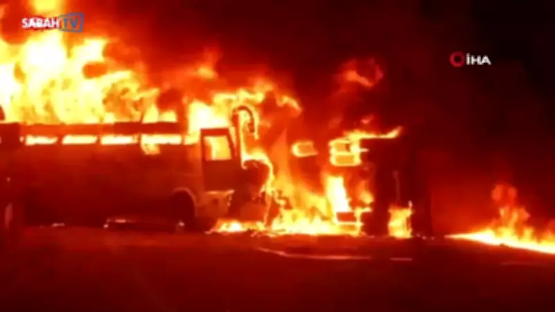 Hindistan'da Korkunç Trafik Kazası: Otobüs ve Kamyon Kafa Kafaya Çarpıştı, 13 Ölü