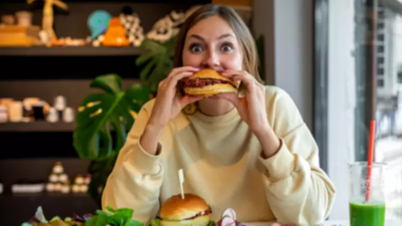 Hızlı Yemek Yeme Alışkanlığı Sağlığınızı Nasıl Etkiliyor? Uzmanlar Uyarıyor