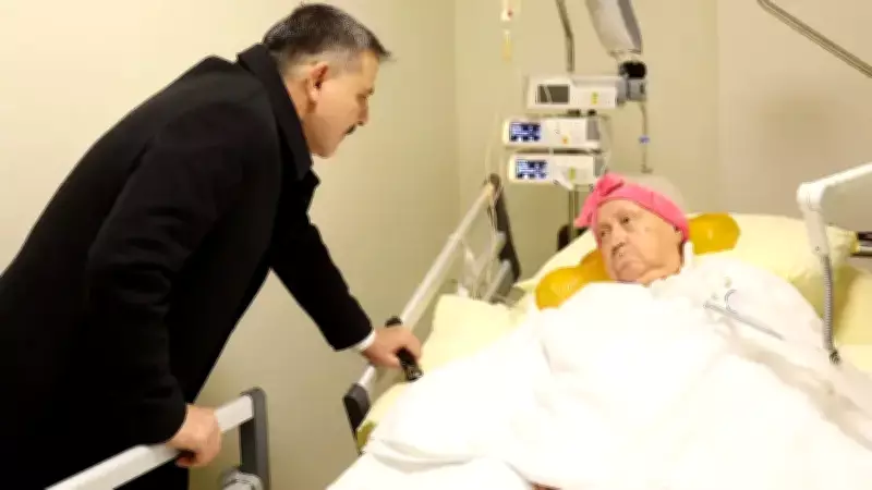 İçişleri Bakanı Çiftçi, İlkokul Öğretmenini Hastanede Ziyaret Etti