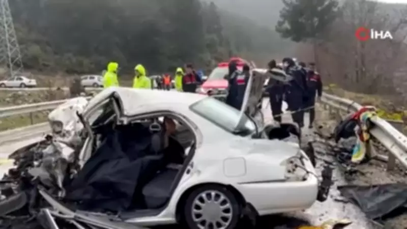 Isparta-Antalya Karayolunda Feci Kaza: 2 Can Kaybı, 4 Yaralı