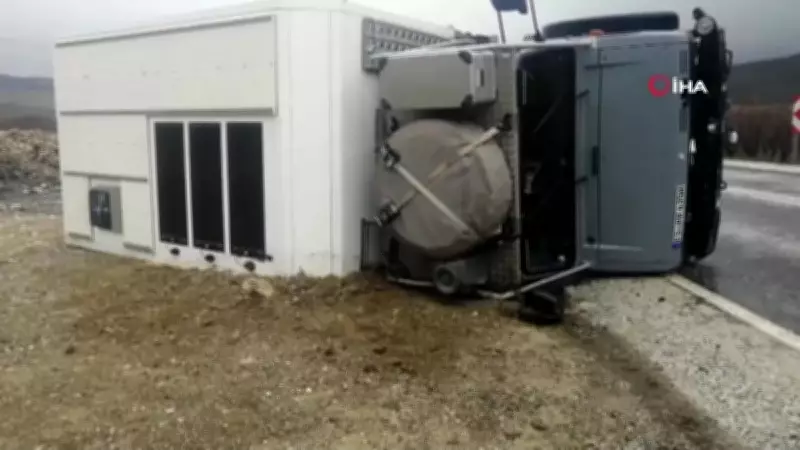 Isparta'da Alman Turistin Karavanı ile Tofaş Çarpıştı: 1'i Ağır 3 Yaralı