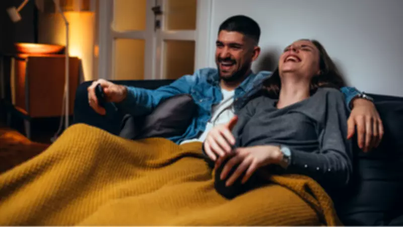 Kahkaha Zinciri Nasıl Başlıyor? Beyninizin Kontrolü Ele Aldığı An!
