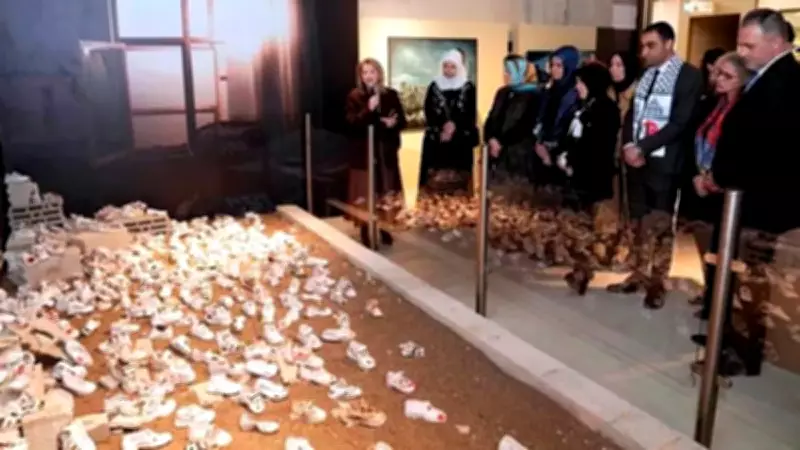 Kalyon Kültür'de Filistin'e Destek İçin 'Sessiz Ayakkabılar' Sergisi Açıldı