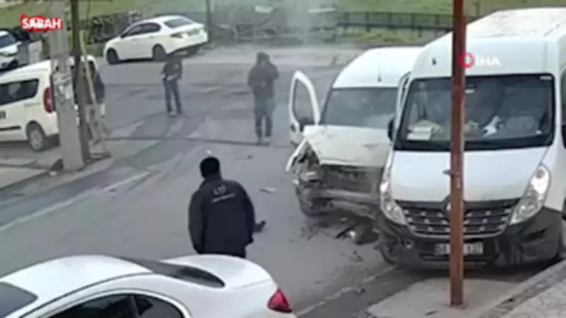 Kapaklı'da Panelvan ile Otomobil Çarpıştı: 4 Kişi Yaralandı