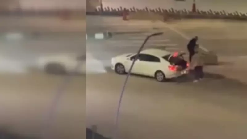 Karabük'te Kaldırım Taşı Hırsızlığı Cep Telefonu Kamerasına Yansıdı, 2 Şüpheli Yakalandı