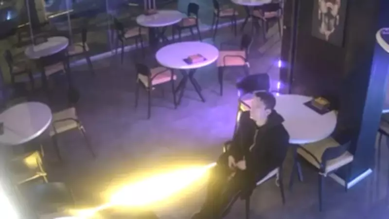 Kayseri'de 15 Yaşındaki Hırsız, 6 Gün Üst Üste Girdiği Kafede Yemek Yedi, Televizyon İzledi