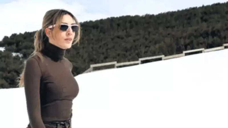 Kenan İmirzalıoğlu ve Sinem Kobal, Bayramda Palandöken'de Aileleriyle Buluştu