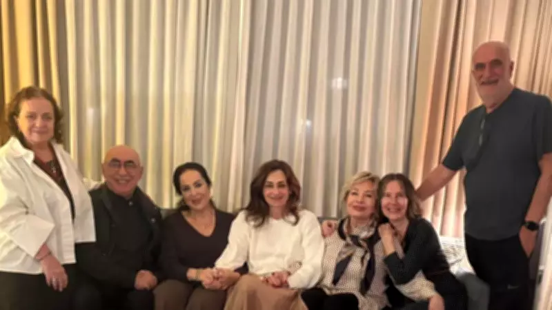 İkinci Bahar'ın Yıldızları Yıllar Sonra Buluştu: Türkan Şoray ve Şener Şen Aynı Karede