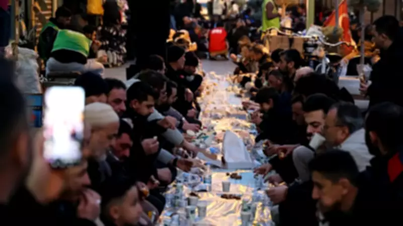 Konya'da Kadir Gecesi'nde 4 Bin Kişilik Kardeşlik Sofrası Kuruldu