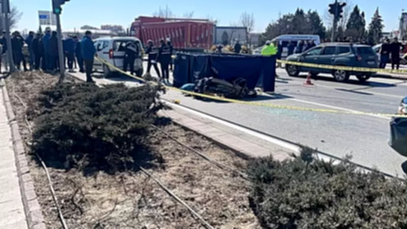 Konya'da Kırmızı Işıkta Meydana Gelen Trafik Kazasında Motosiklet Sürücüsü Hayatını Kaybetti