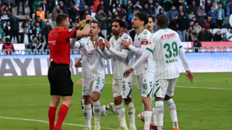 Konyasporlu Futbolcular Hakem Kararlarına İsyan Etti: 'Katledildik'