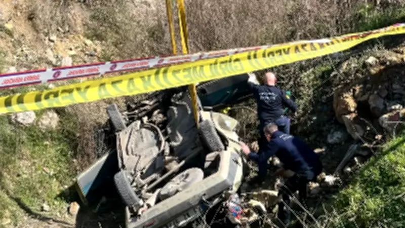 Kütahya'da Feci Trafik Kazası: 2 Kişi Hayatını Kaybetti, 1 Kişi Yaralandı
