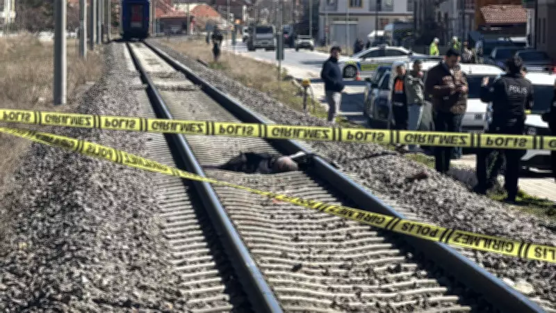 Kütahya'da Hemzemin Geçitte Yolcu Treninin Çarptığı Kadın Hayatını Kaybetti