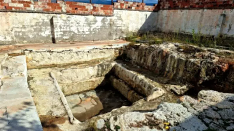 Kütahya'da Roma Dönemi Hamamı Yok Oluyor: Acil Restorasyon Talebi