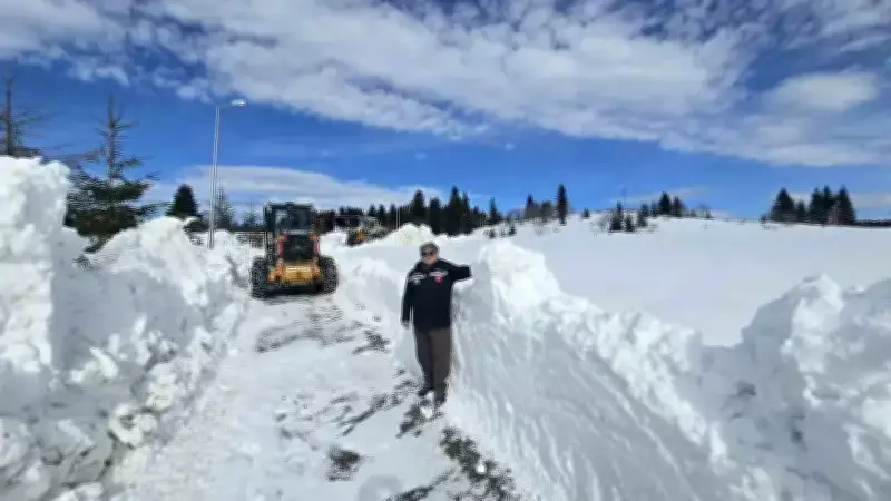 Kulakkaya Yaylası'nda Kar Kalınlığı 2 Metreyi Aştı, Ulaşım İçin Önlemler Artırıldı