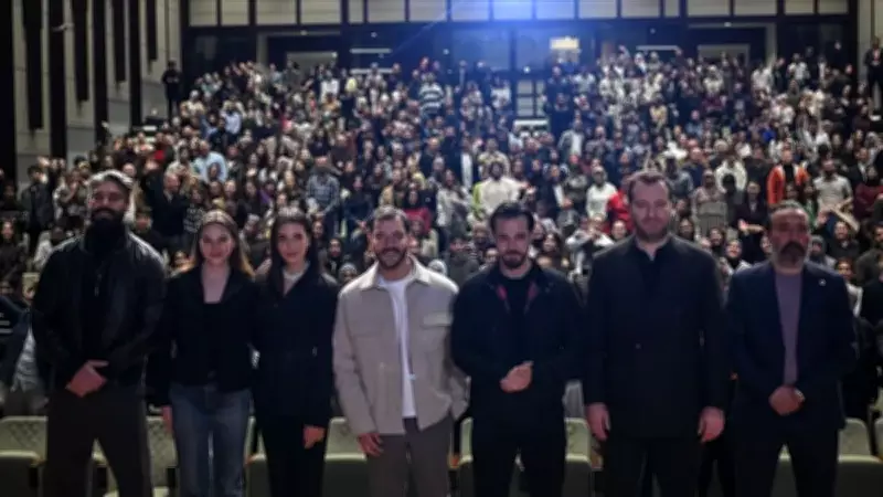 'Kuruluş Orhan' Oyuncuları Külliye'de Hayranlarıyla Buluştu