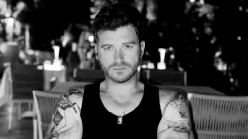 Kıvanç Tatlıtuğ'un Abisi Cem Tatlıtuğ Görenleri Şaşırttı: 'Benzerlik Sıfır'