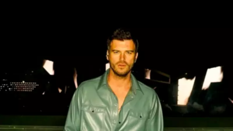 Kıvanç Tatlıtuğ'un Yeni İmajı Sosyal Medyada Fırtına Kopardı!