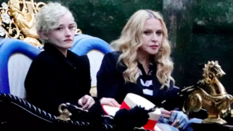 Madonna, Julia Garner ile Venedik'te 'Like A Virgin' Nostaljisi Yaşadı