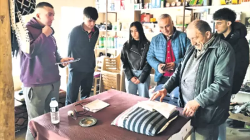 Mahalle Mahalle Gezip Borç Kapatan Asım'ın Nesli: Dayanışma Ruhu