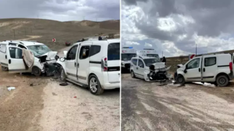 Malatya'da İki Hafif Ticari Araç Kafa Kafaya Çarpıştı: 4 Yaralı