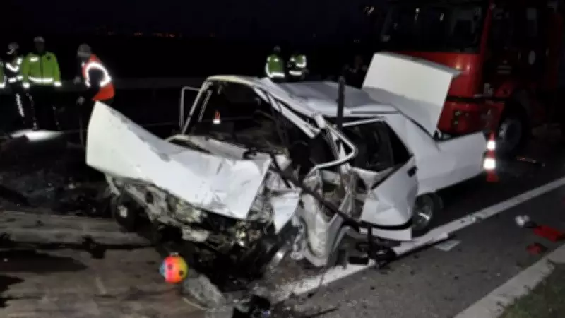 Manisa'da Feci Trafik Kazası: 2 Kişi Hayatını Kaybetti, 5 Kişi Yaralandı