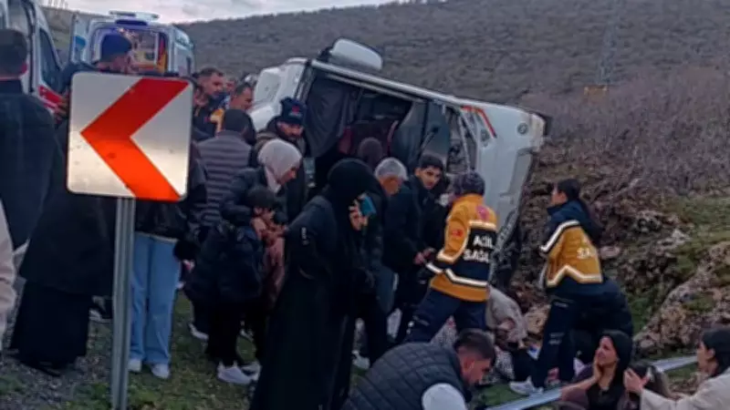 Mardin'de Midibüs Kazası: 24 Yolcu Yaralandı, Jandarma İnceleme Başlattı