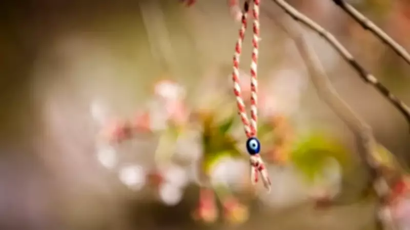 Marteniçka Geleneği: Baharın Sembolü Bileklik Ne Zaman Takılır ve Çıkarılır?