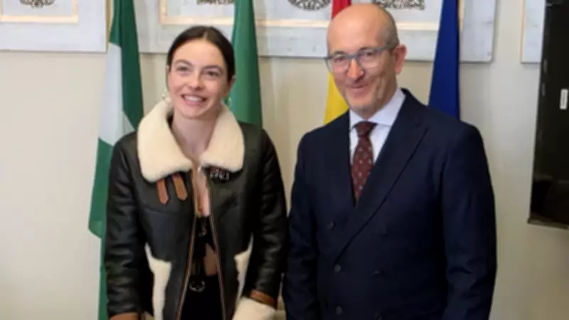 Melis Sezen, İspanya'nın Torvizcón Kasabasında Şeref Defteri'ni İmzaladı