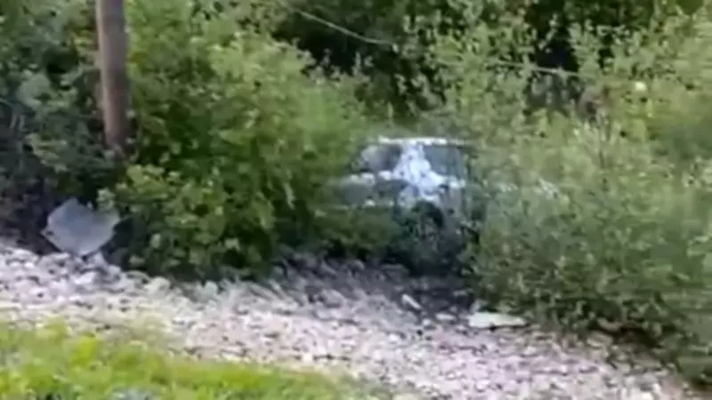 Mersin'de Şarampole Devrilen Otomobilde 1 Kişi Hayatını Kaybetti, 1 Kişi Yaralandı