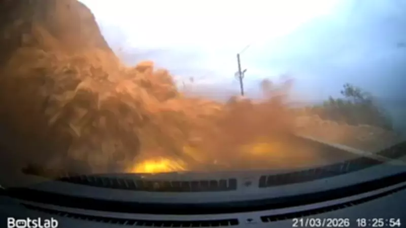 Mersin'de Sağanak Yağış Heyelanı Tetikledi: Cip Sürücüsü Yaralandı