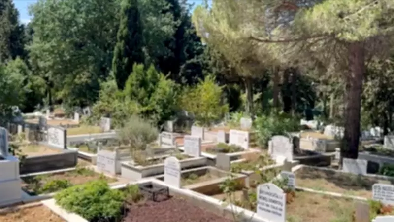 Mezarlığa Girişte Okunacak Dualar: Ramazan Bayramı'nda Ziyaretler İçin Rehber