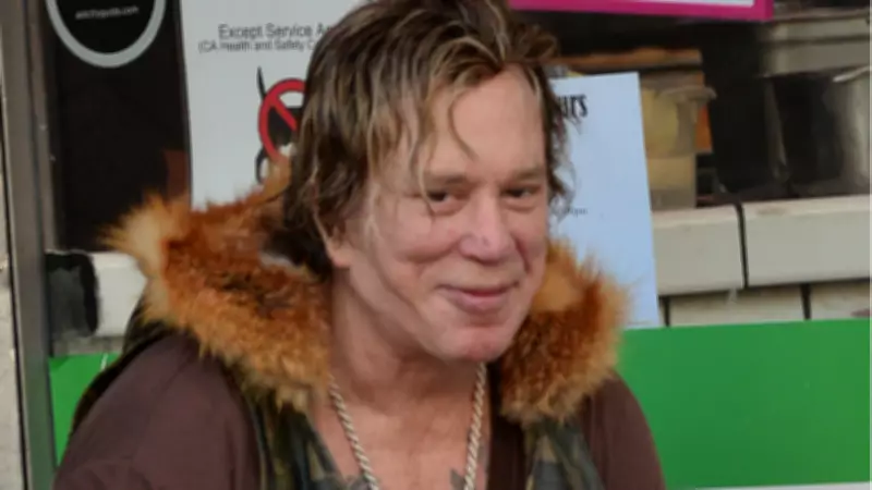 Mickey Rourke'tan Evsiz Kalma Açıklaması: Kirayı Özellikle Ödemedim