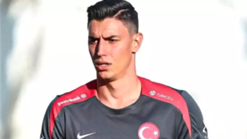 Milli Kaleci Berke Özer'in Kalbi Fransız Modelde! Aşk Alarmı Verdi