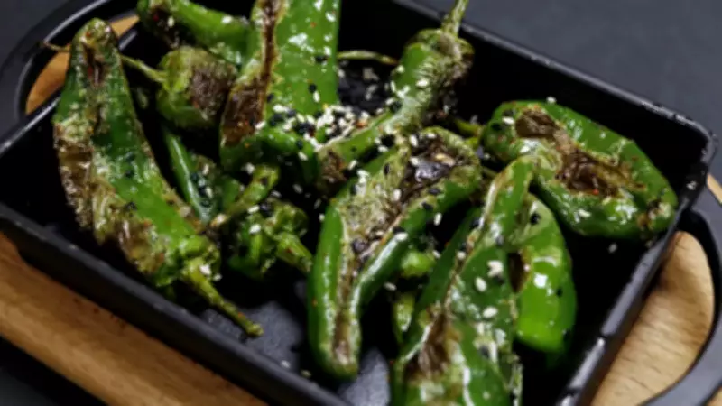 Mutfakta Akdeniz Esintisi: Çıtır Çıtır Pimientos de Padrón Tarifi