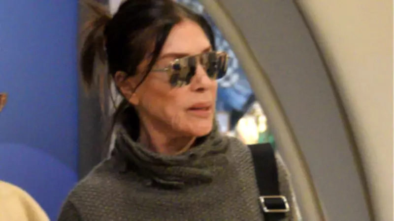 Nebahat Çehre, Etiler'de Alışveriş Turunda Objektiflere Takıldı