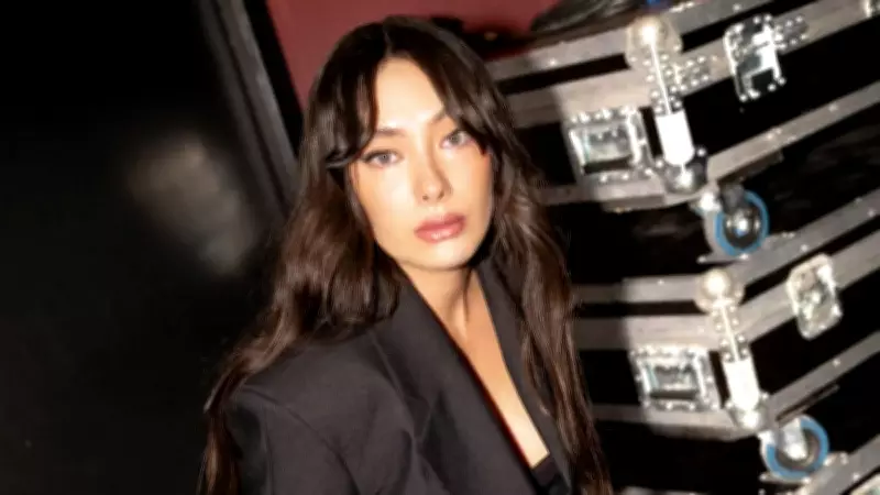 Neslihan Atagül Abisi İlkay Atagül ile Poz Verdi! Benzerlikleri Şaşırttı